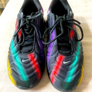 Nike Air Max 720 Women Black / Multicolor Neon